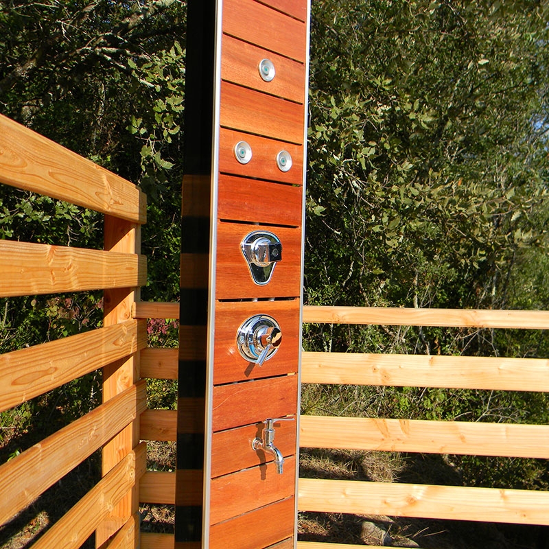 Douche solaire Wood design 35L pour piscine