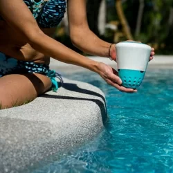 Ilot connecté ICO - Analyseur d'eau de piscine connecté Ilot connecté ICO - Analyseur d'eau de piscine connecté