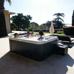 Spa Bestway acrylique rigide 3 places