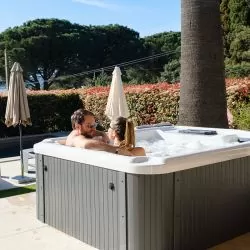 Spa Bestway acrylique rigide 3 places