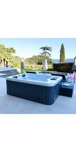 Spa Bestway acrylique rigide 3 places