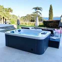 Spa Bestway acrylique rigide 3 places