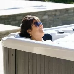 Spa Bestway acrylique rigide 3 places