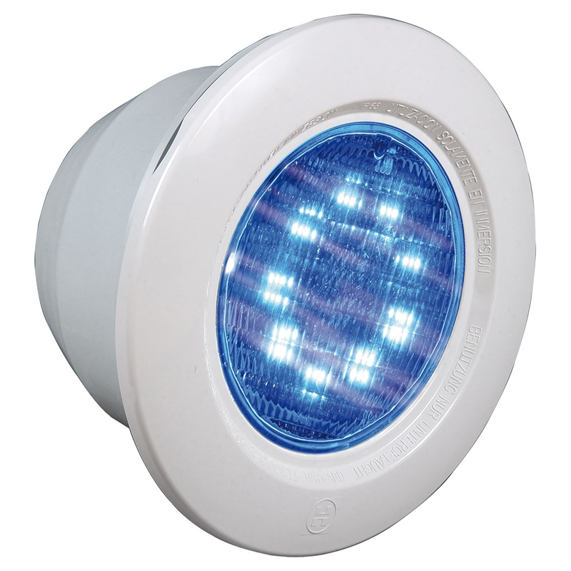 Zoom sur les projecteurs LED pour piscine