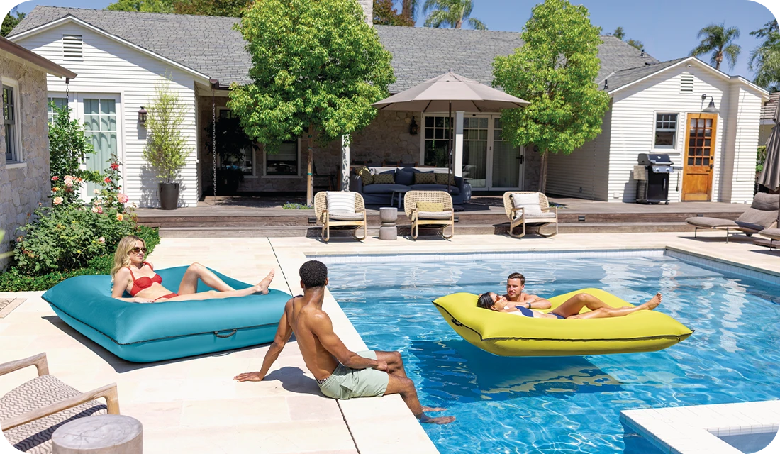 Pouf géant gonflable et flottant Intex pour piscine terrasse et jardin