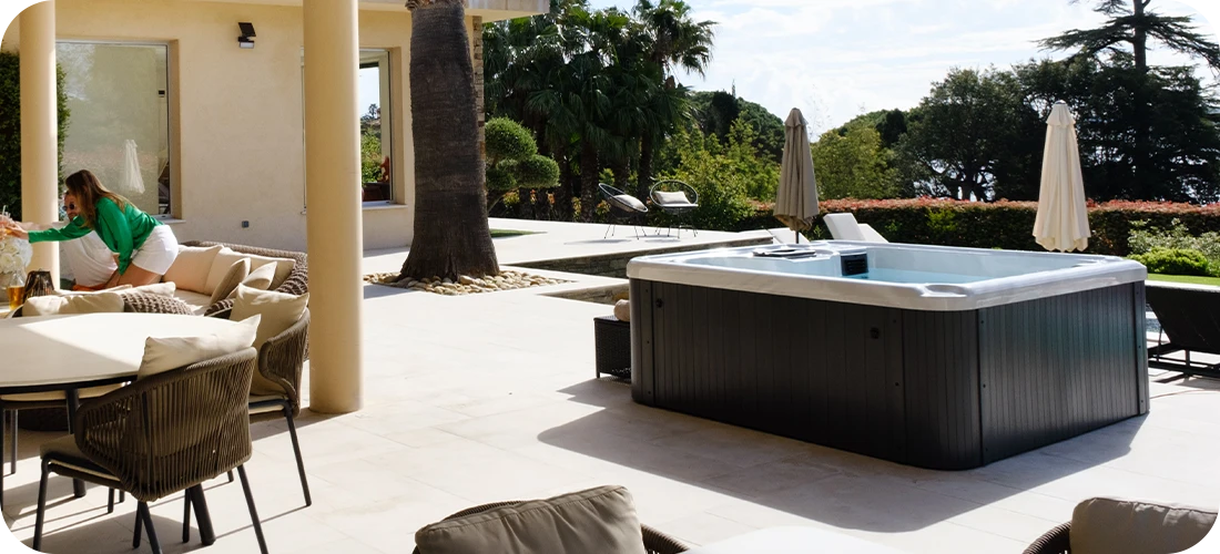 Spa acrylique Bestway 5 places rigide