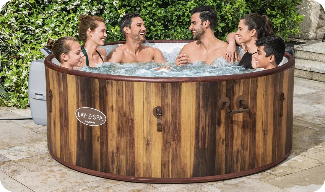 Spa Bestway Helsinki 7 Smart AirJet Plus rond avec bouclier Freeze Shield pour une utilisation hivernale