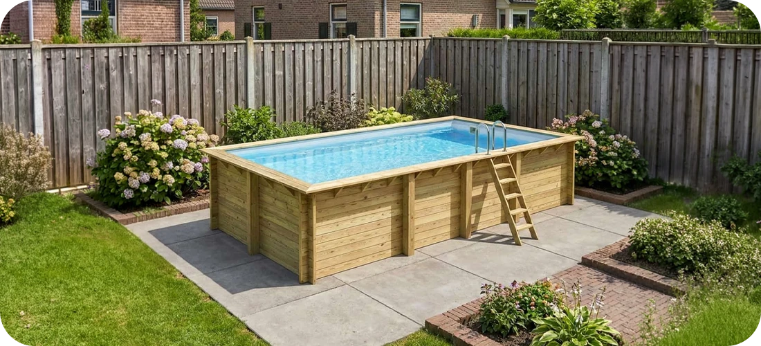 Piscine bois rectangulaire Altanka Aqua 7,00 x 3,75 x h1,45m dans un jardin ensoleillé sur dalle béton