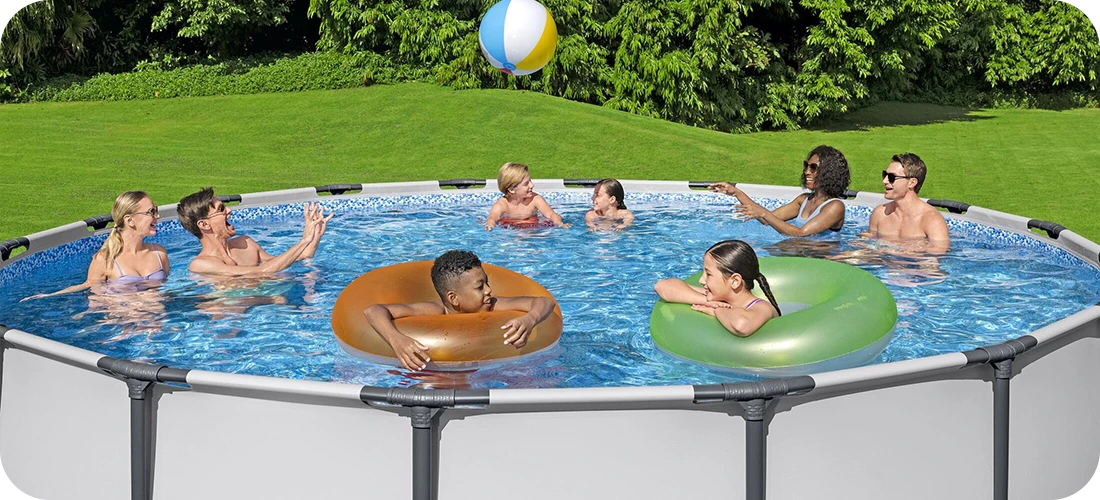 Piscine Bestway Ronde Steel Pro Max 4,88 x h 1,22m dans un jardin