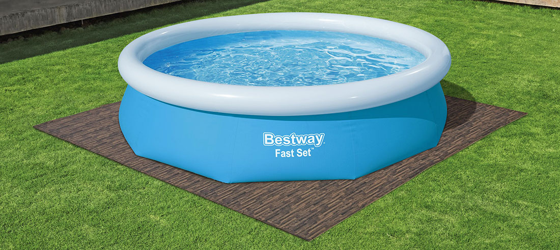 Dalle de protection Bestway effet bois pour piscine ou spa